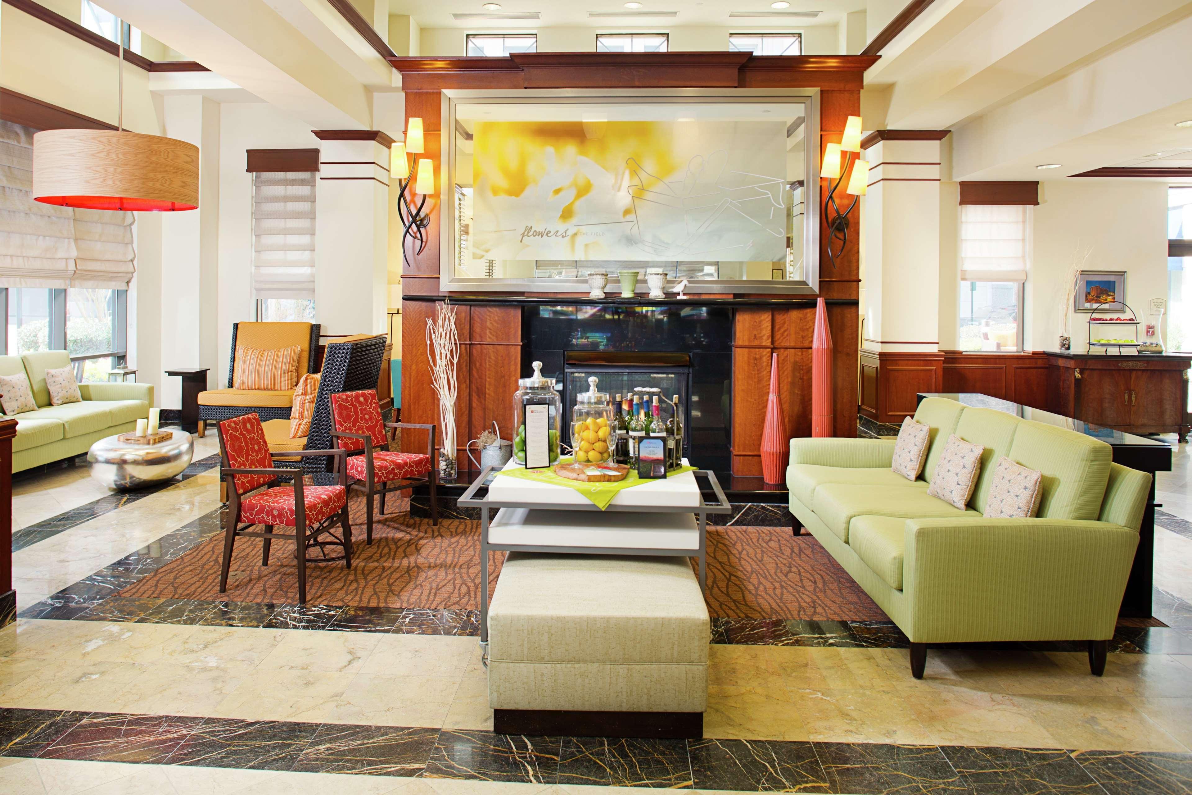 Hilton Garden Inn Virginia Beach Town Center Exterior foto