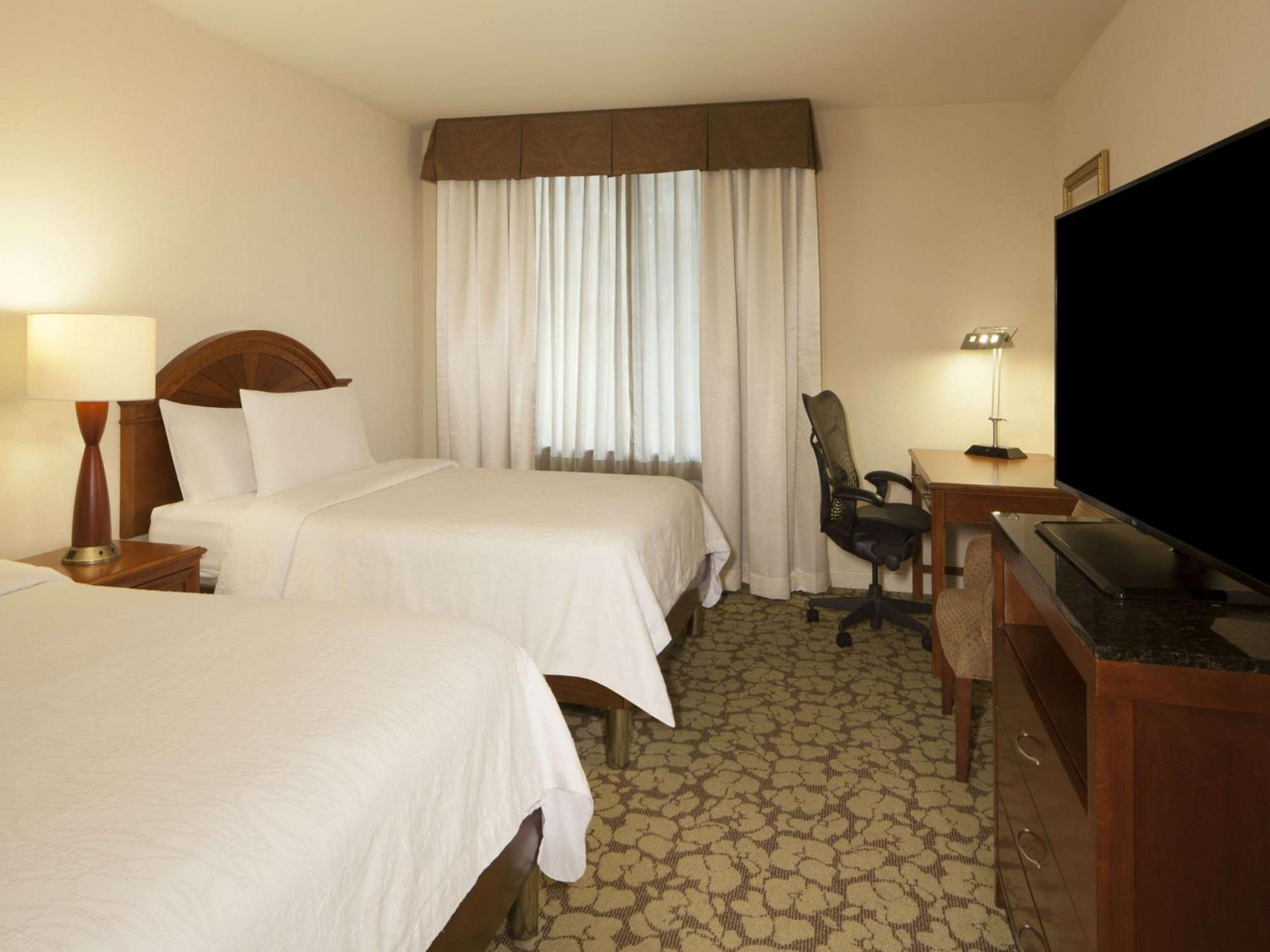 Hilton Garden Inn Virginia Beach Town Center Exterior foto