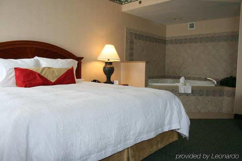 Hilton Garden Inn Virginia Beach Town Center Exterior foto